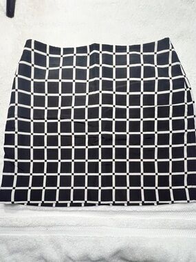 Ann Taylor Black  and White Grid line Pencil Skirt - Sz 12 A0063
